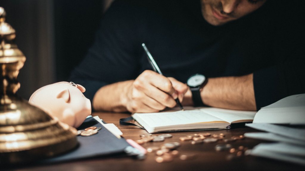 5 Authors And Their Inspiring Rags To Riches Journey