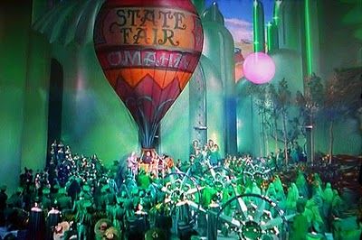 air balloon in wizard of oz leaving from emerald city
