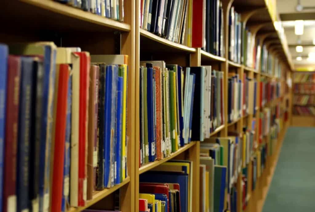 BOOK-SHELF IN LIBRARY-- Missouri House Republicans Vote to Defund Libraries in Revenge Tactic
