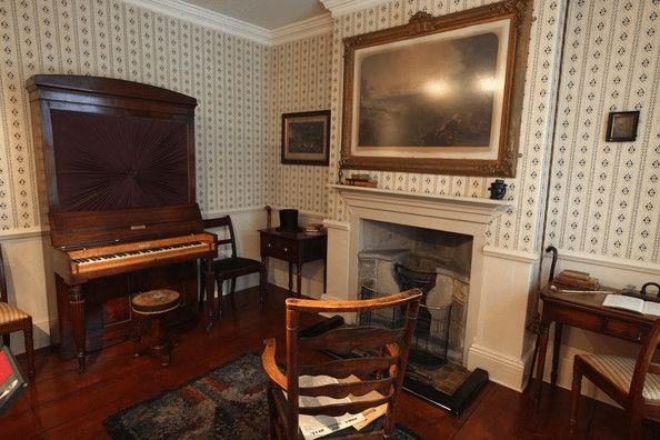 upright-piano-located-at-Brontë-parsonage-museum