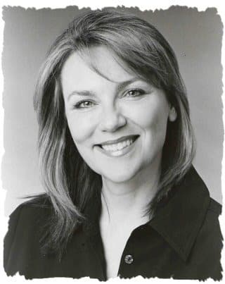 black-and-white-photo-of-lorelei-king-smiling