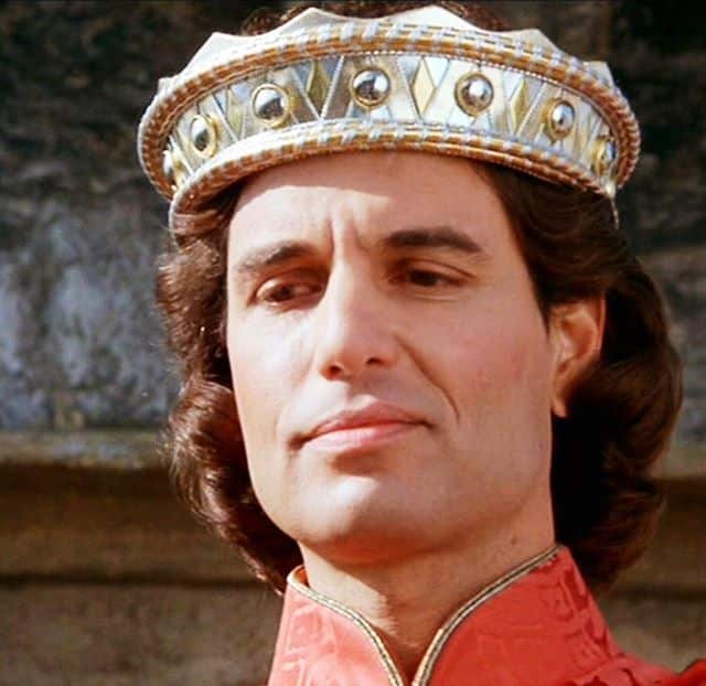 image-of-prince-humperdinck-wearing-a-crown-ya-fantasy
