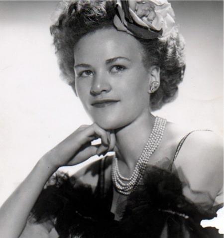 Stormé-DeLarverie-dressed-up-in-female-gendered-clothing-black-and-white-stonewall-uprising-